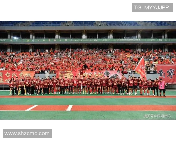 足球场上的奇迹时刻如何孕育出新的希望与梦想